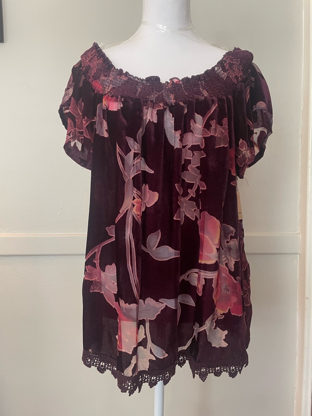 Taylor & Sage Women's Off-Shoulder Velvet Floral Top - Burgundy